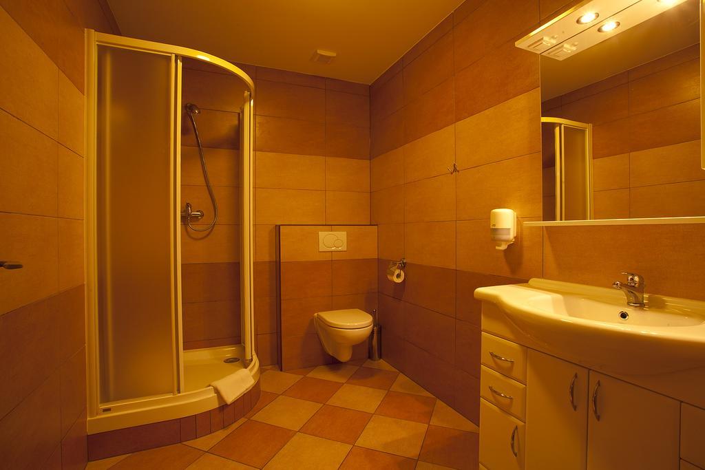 Vinarstvi U Kaplicky Hotell Zaječí Rum bild