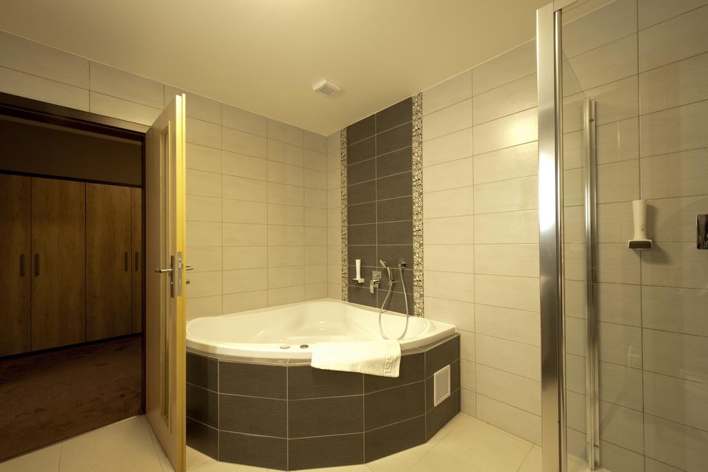 Vinarstvi U Kaplicky Hotell Zaječí Rum bild