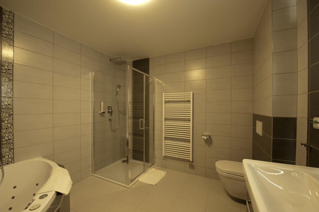Vinarstvi U Kaplicky Hotell Zaječí Rum bild
