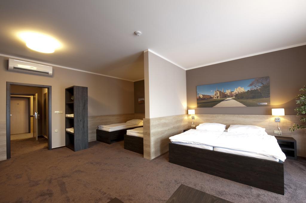 Vinarstvi U Kaplicky Hotell Zaječí Rum bild