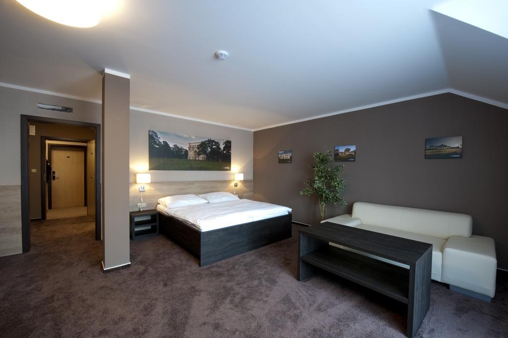 Vinarstvi U Kaplicky Hotell Zaječí Rum bild