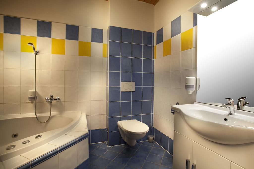 Vinarstvi U Kaplicky Hotell Zaječí Exteriör bild