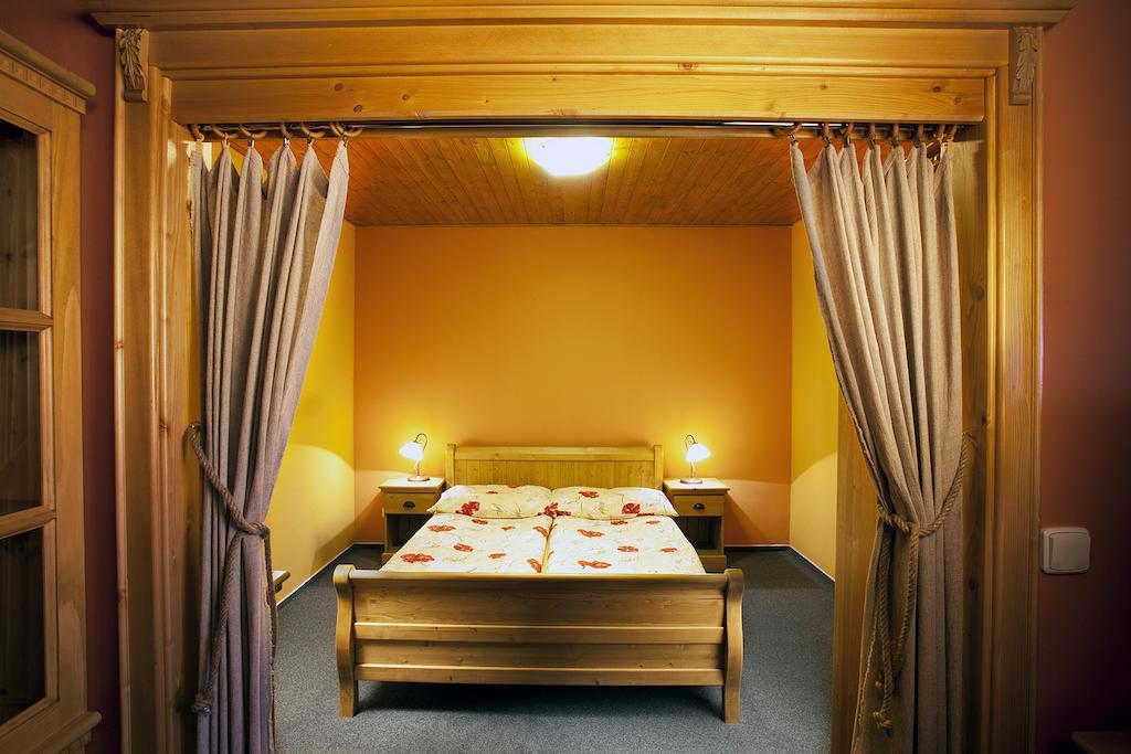 Vinarstvi U Kaplicky Hotell Zaječí Rum bild