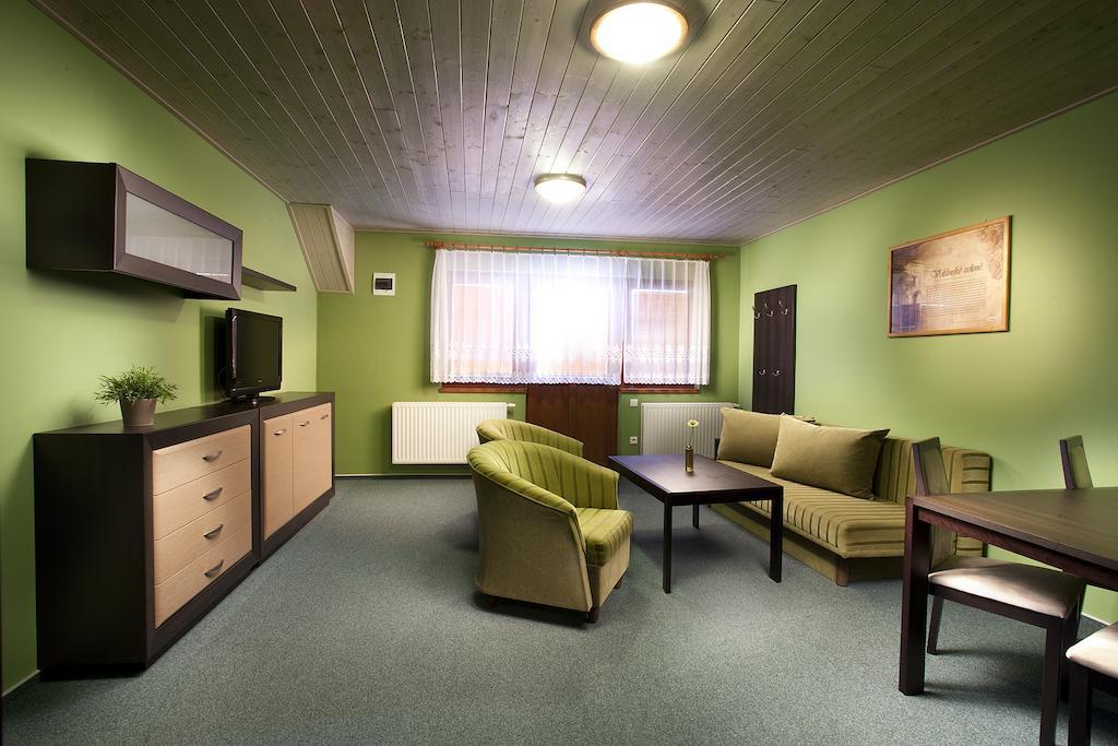 Vinarstvi U Kaplicky Hotell Zaječí Rum bild